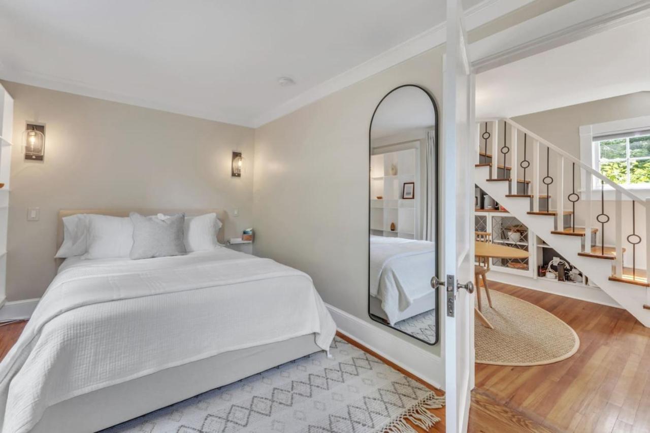 Newly Renovated Carriage House
