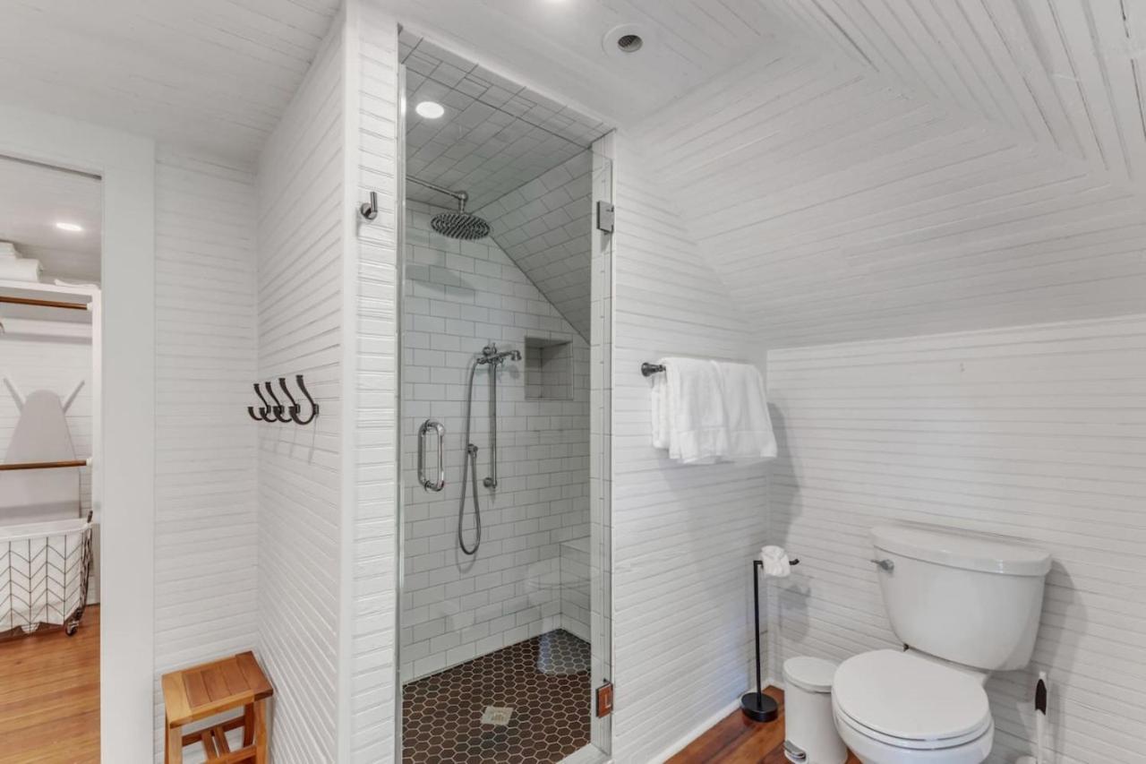 Newly Renovated Carriage House
