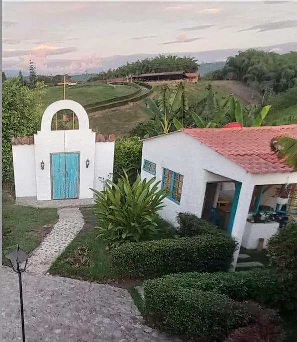 La Morena - Hospédate en una finca cafetera tradicional