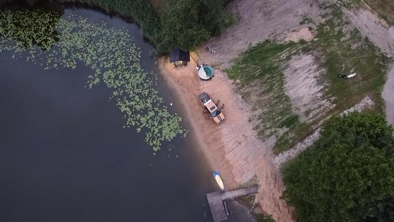 Mobilus namelis su jacuzi kubilu prie ezero Birvarelax view 3