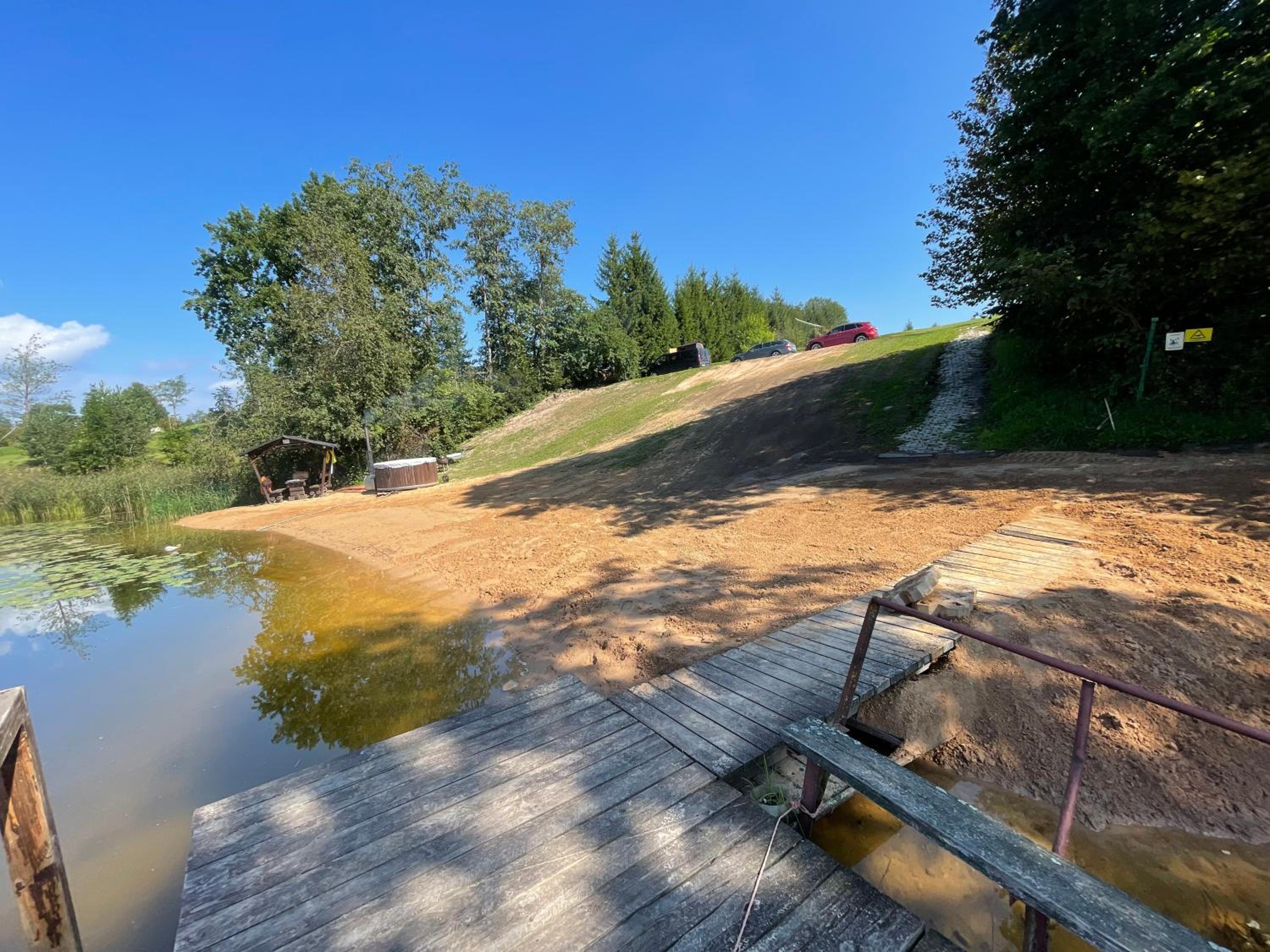 Mobilus namelis su jacuzi kubilu prie ezero Birvarelax view 4