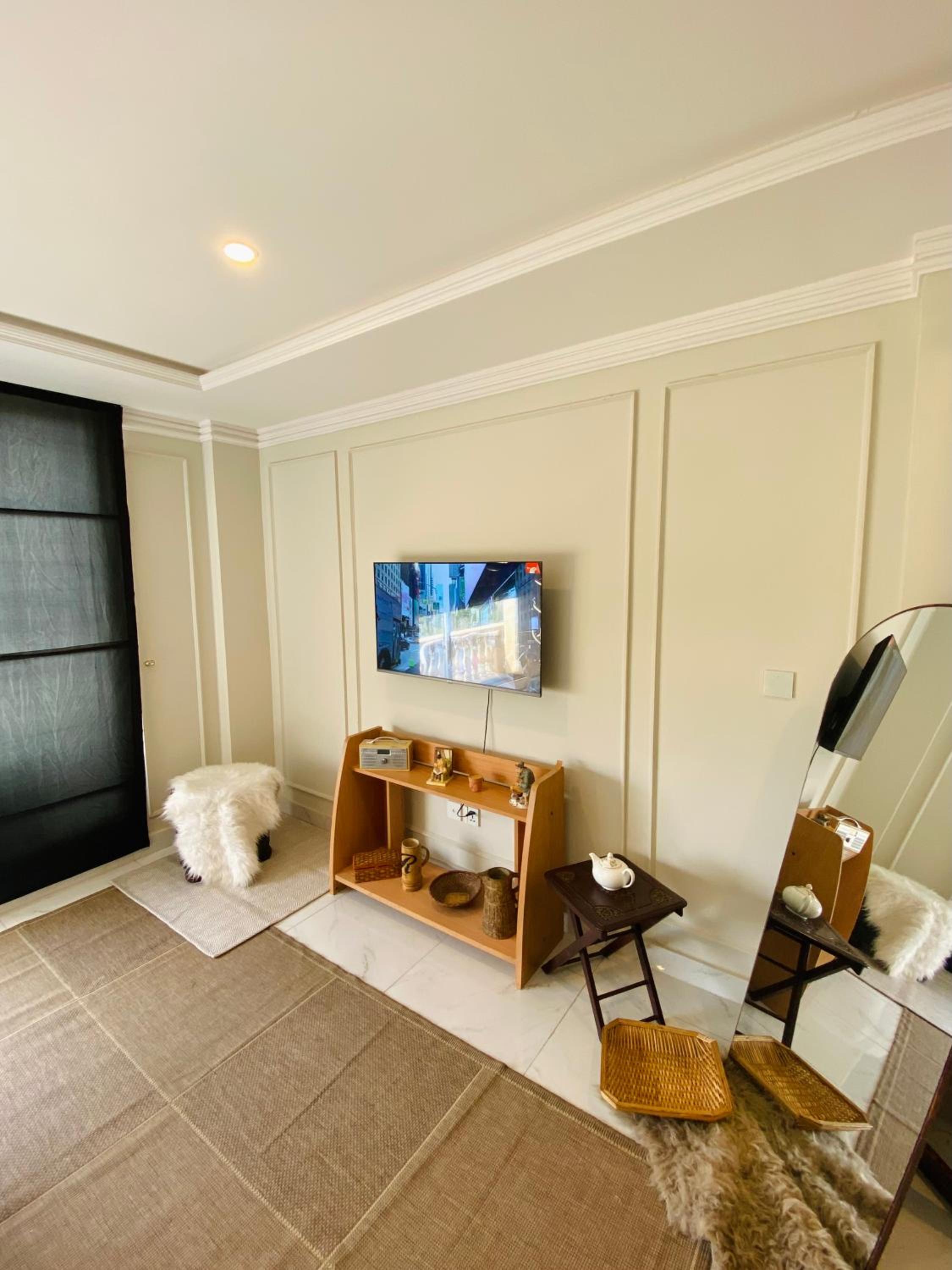 Bohemian Studio Apt Bahria town Lahore view 5