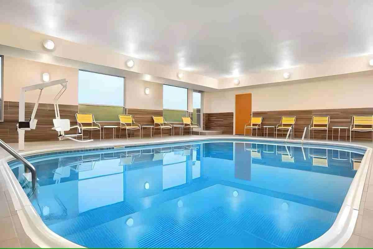 dubuque inn & suites