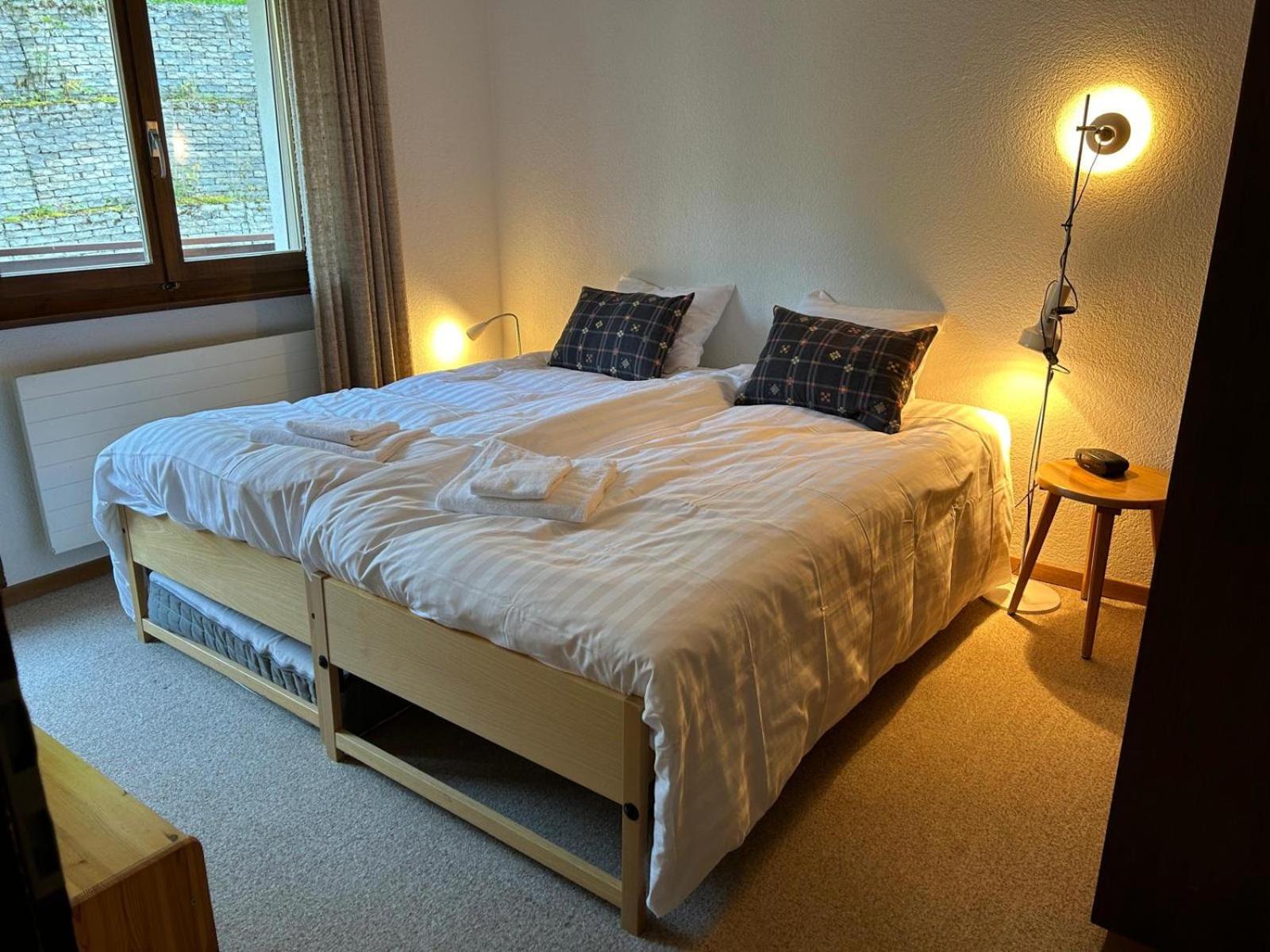 MP24 Ski in, out apartment on slopes with indoor private parking space