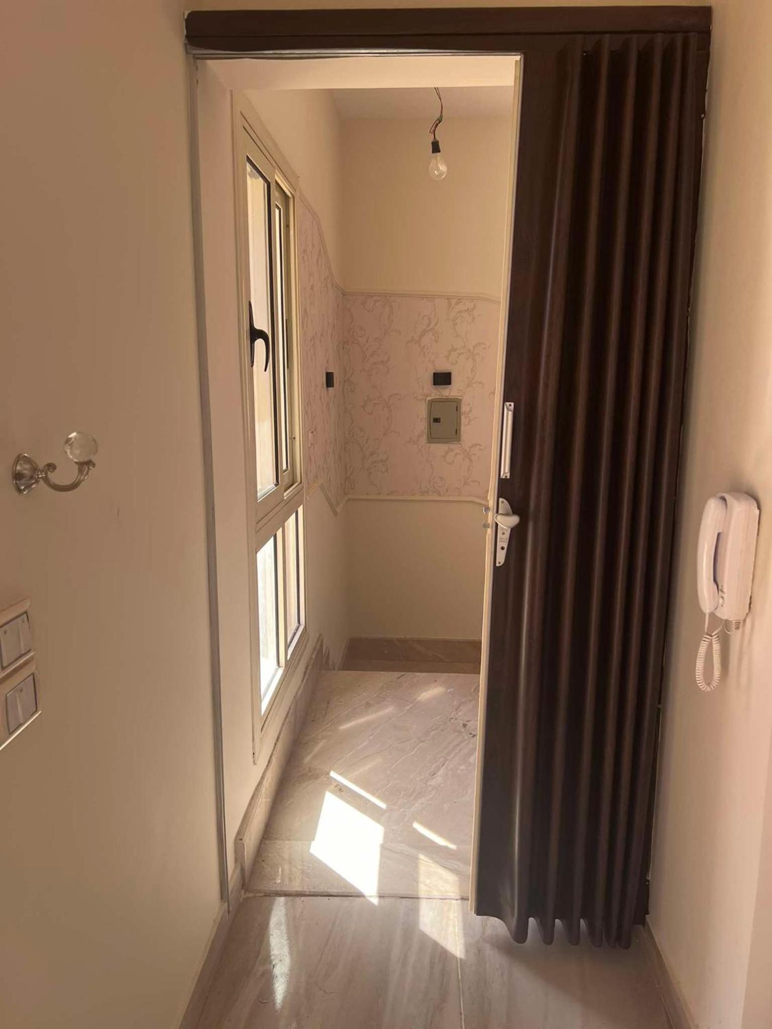 Bedroom with Private Bathroom in a Villa in Rayhana Compound Next to Mall of Egypt view 3