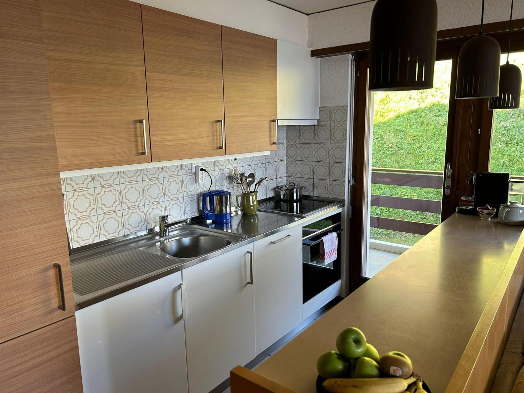 MP24 Ski in, out apartment on slopes with indoor private parking space