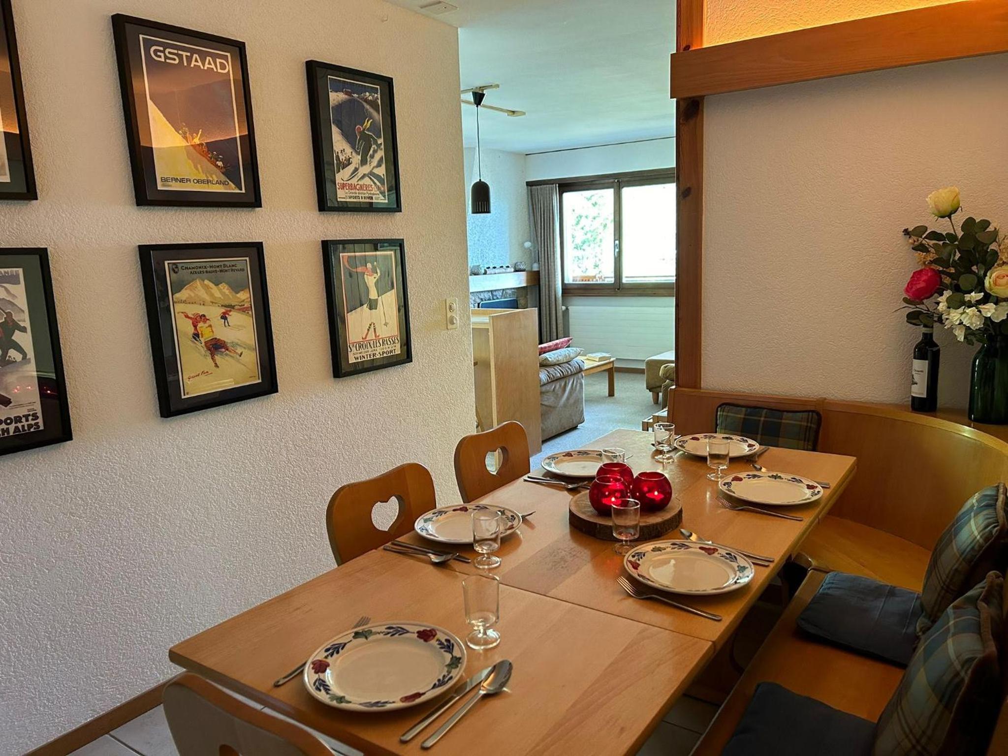 MP24 Ski in, out apartment on slopes with indoor private parking space