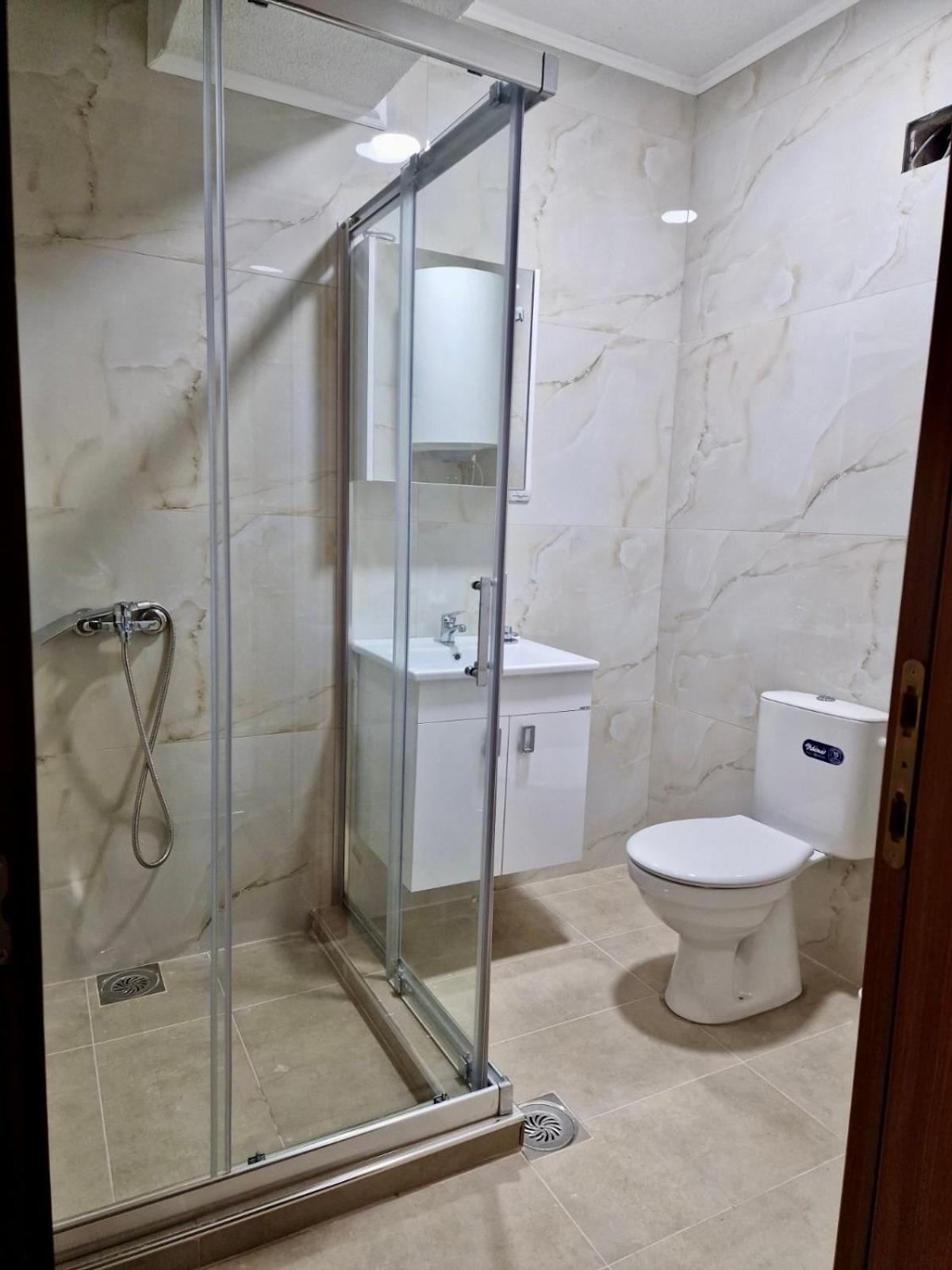 Central Comfort- Fresh & Modern view 5