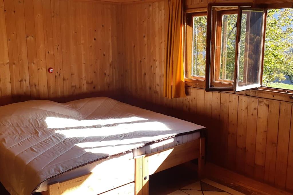 Absolut ruhige Aussichtslage in uraltem Holzhaus