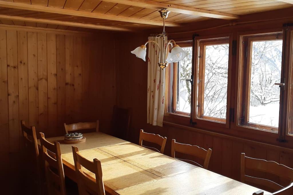 Absolut ruhige Aussichtslage in uraltem Holzhaus