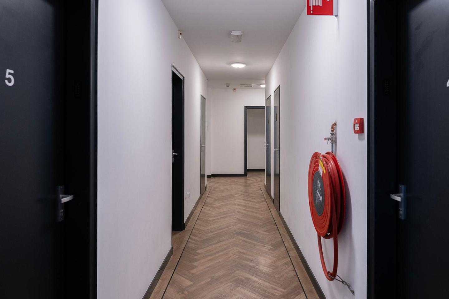 Budget room w kitchen, Station close, Wifi Access view 5
