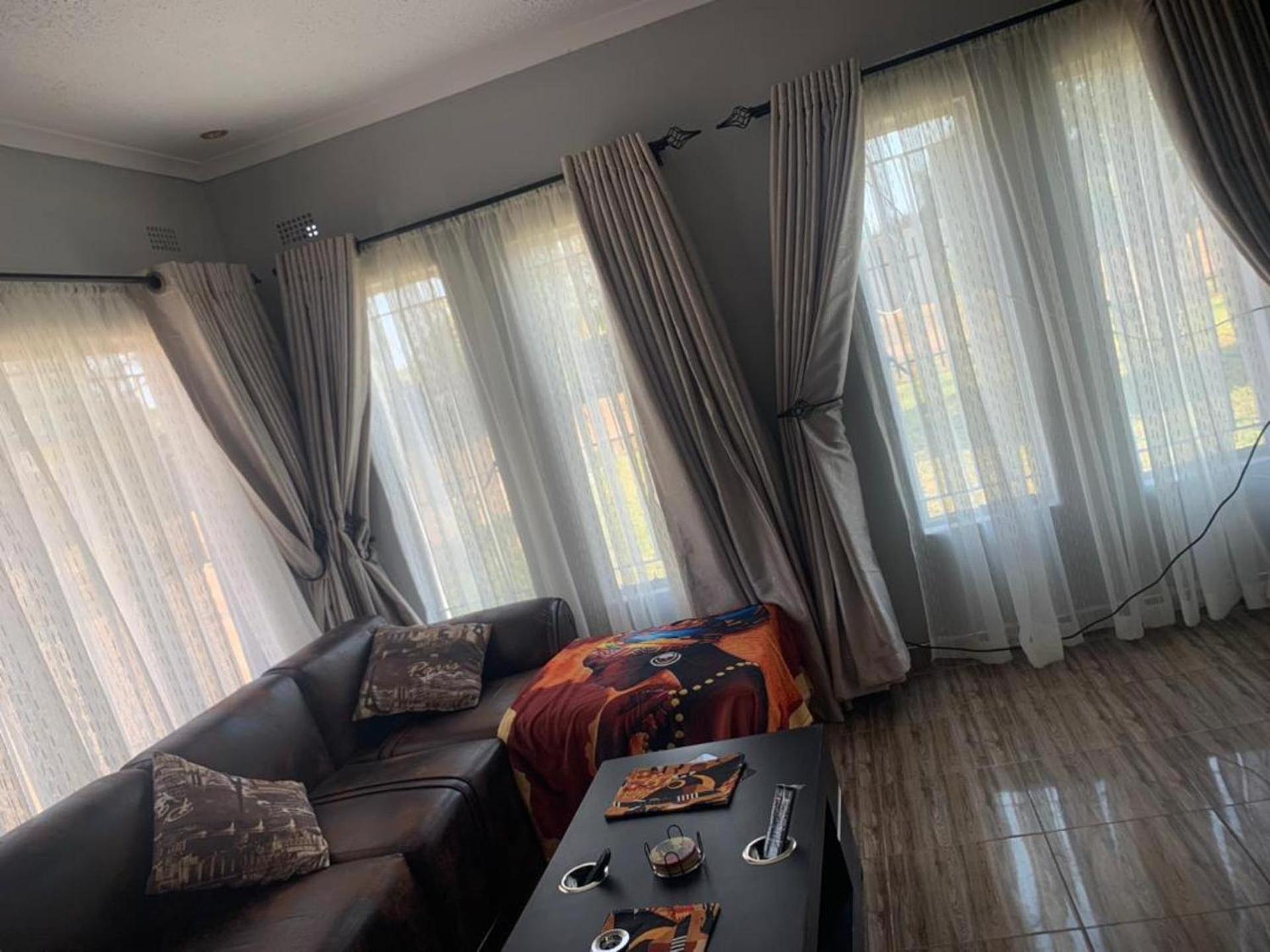 2Bed-4Guests-Garden-NearCentre&Attractions view 2