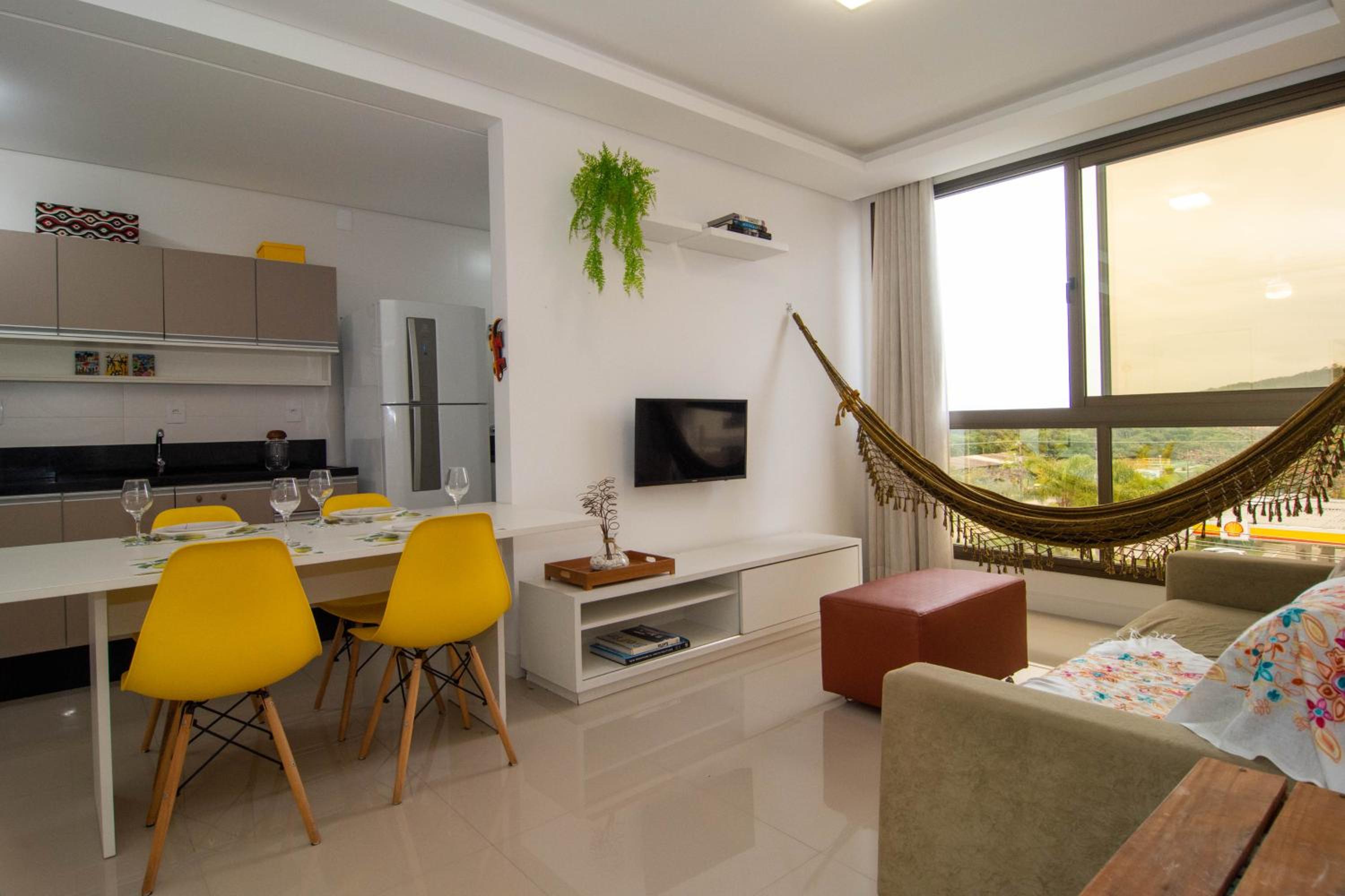 Cond. c/ Terraço e Piscina de Borda Infinita P1320