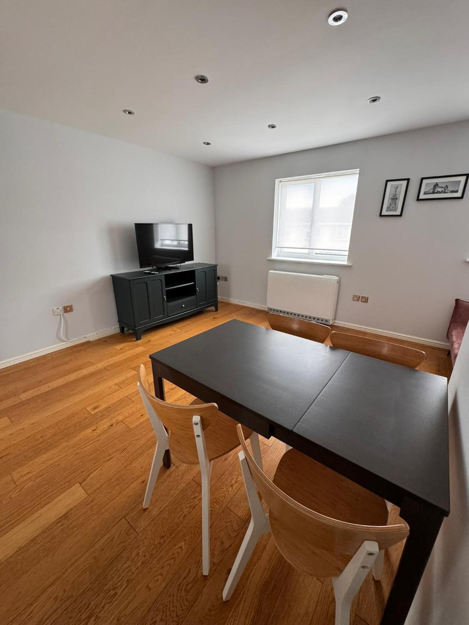 2-Bedroom Flat Walking Distance to ExCeL London - Perfect Location!
