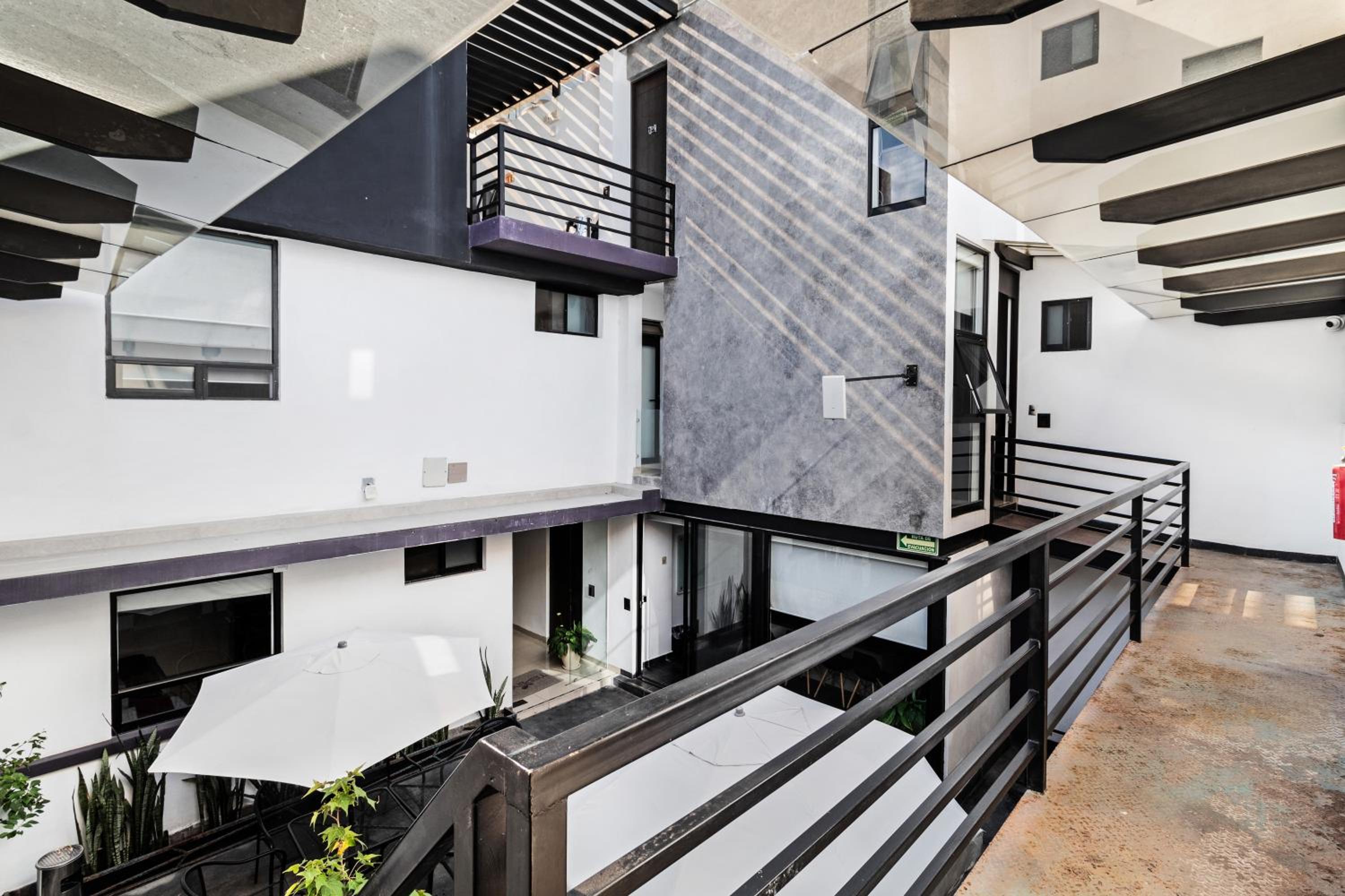 Hotel Tepeyac 402 León Calzada - Image 1