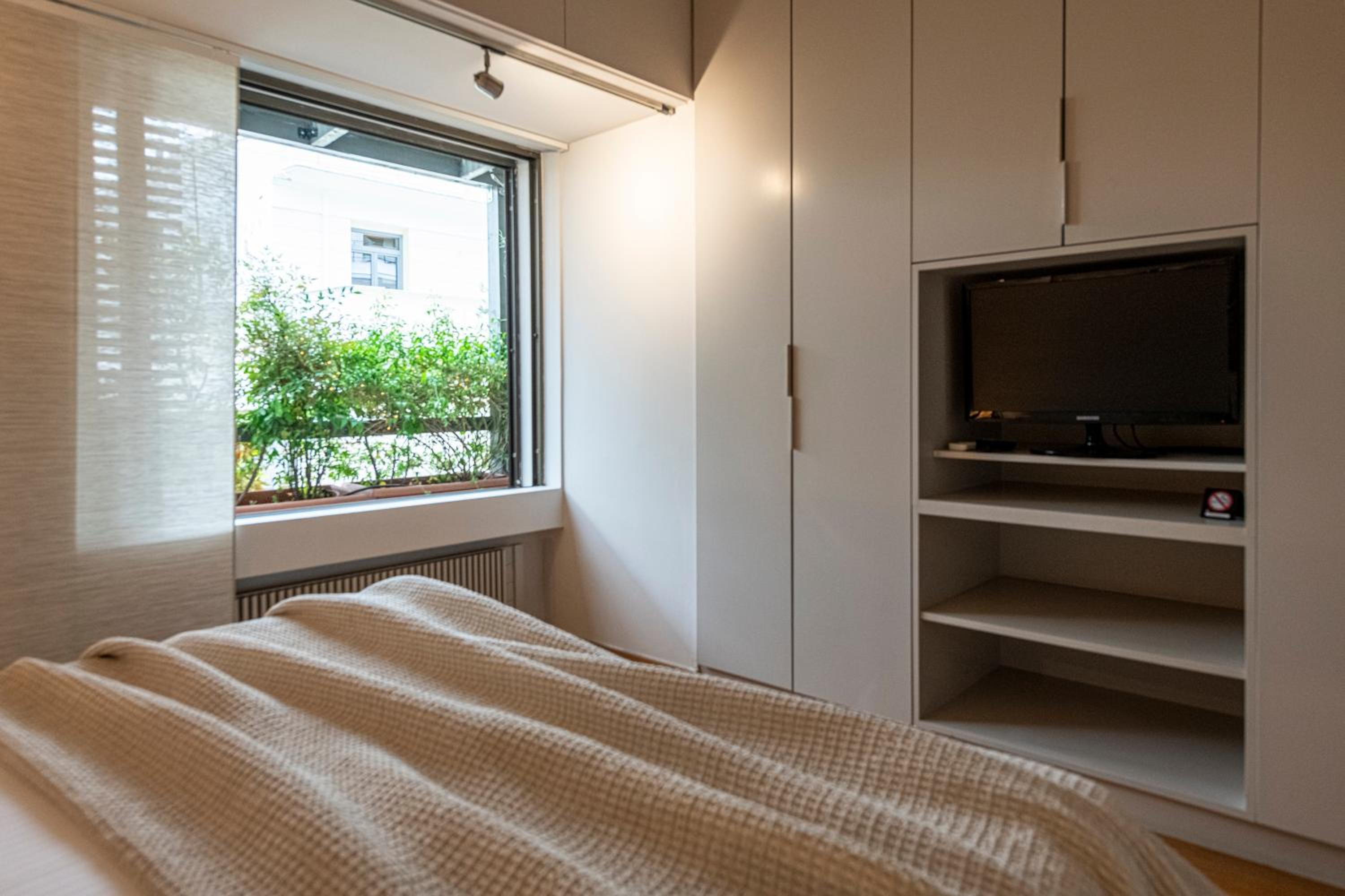 Hidesign Athens Tube Luxury Apt in Kolonaki