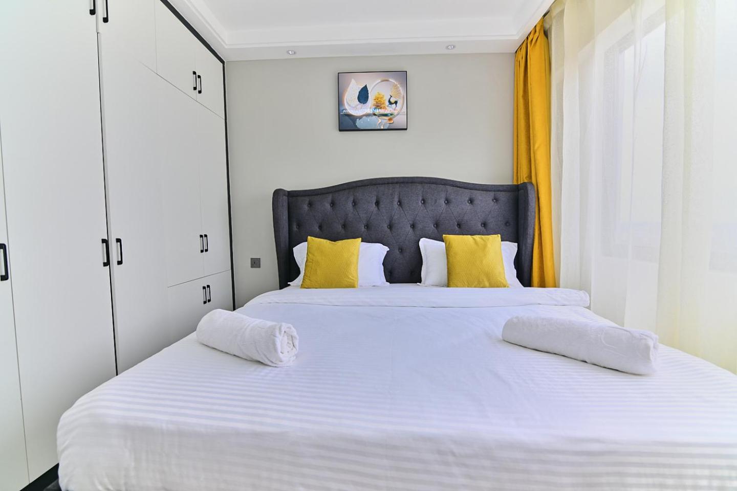 Alina Ridge Apartment