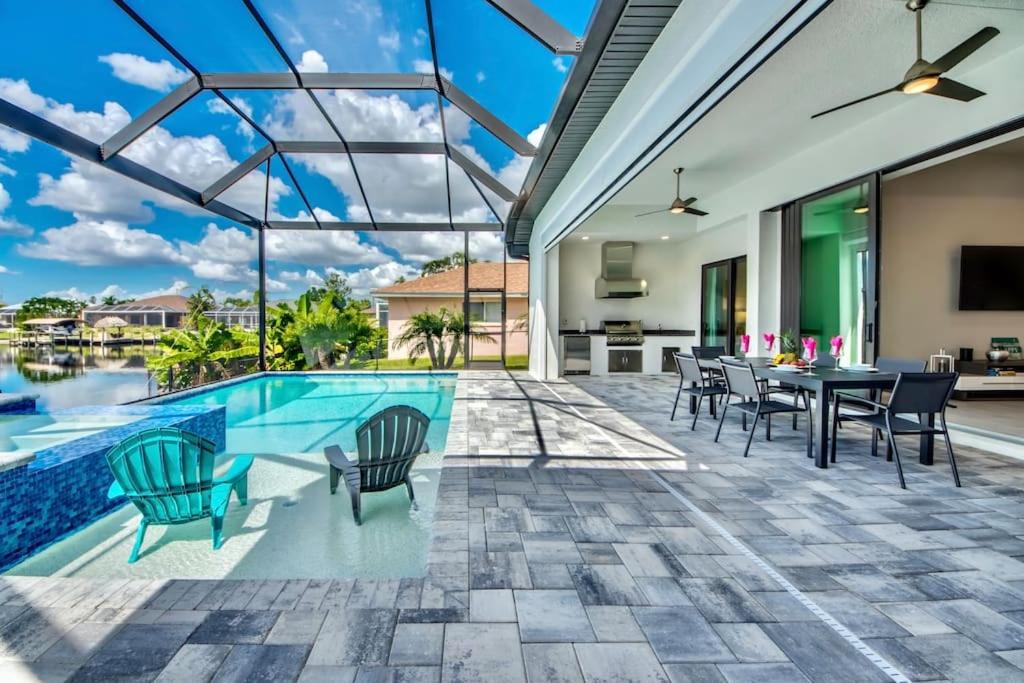 Villa Madi by CoralVilla - on water, sylish, pool&spa view 5