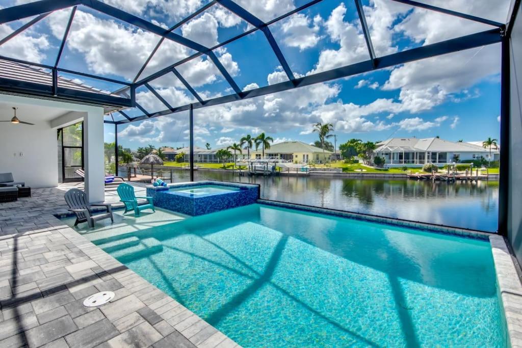 Villa Madi by CoralVilla - on water, sylish, pool&spa view 3