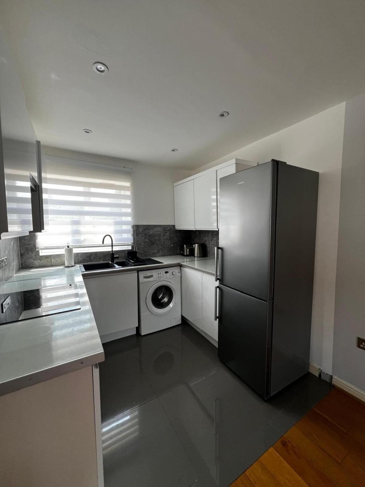 2-Bedroom Flat Walking Distance to ExCeL London - Perfect Location!
