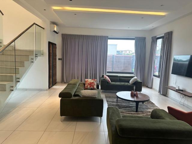 Chestnut Court