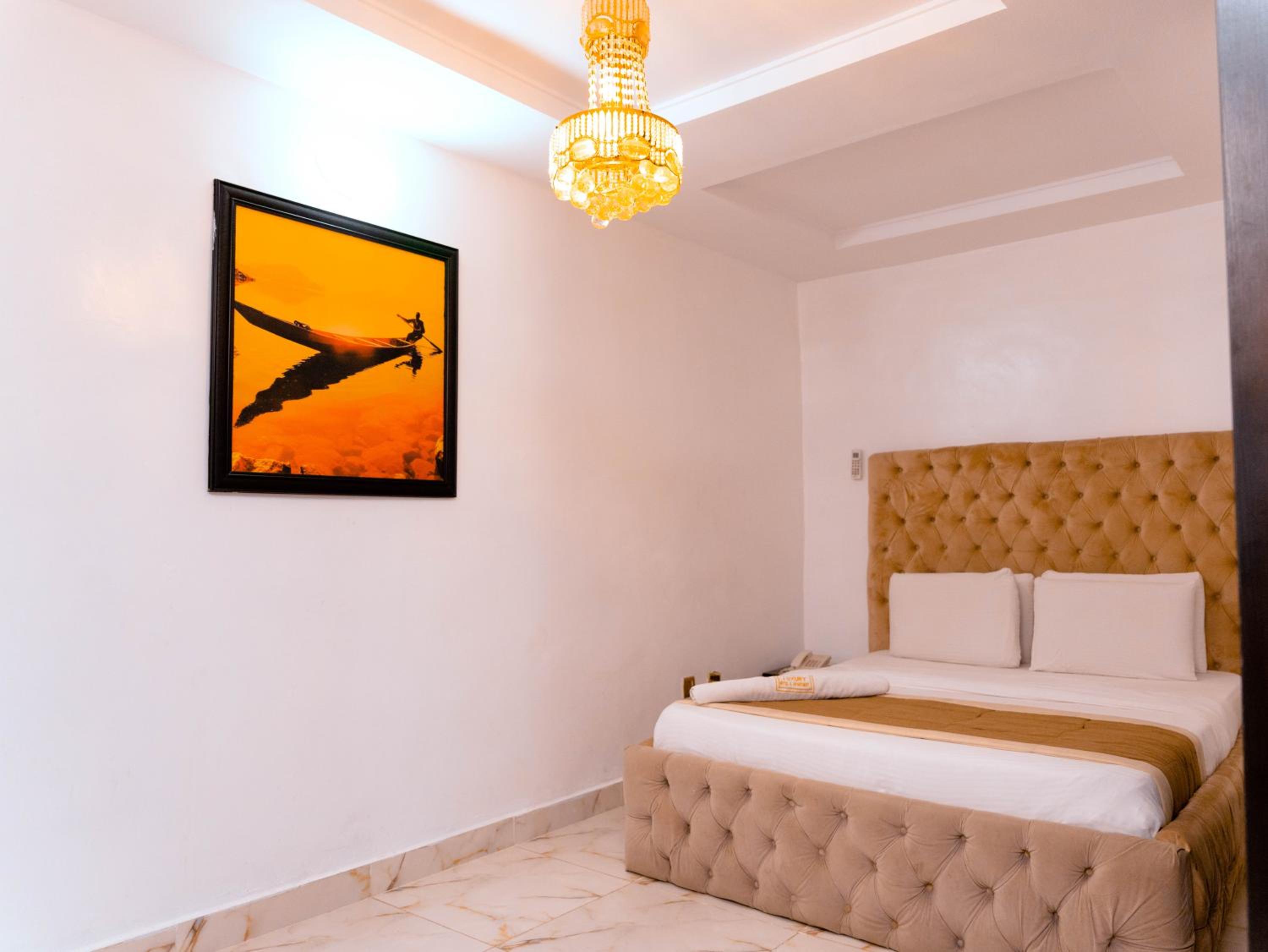 Standard Luxury Room - Sleeps2 - Pool - PetAllowed