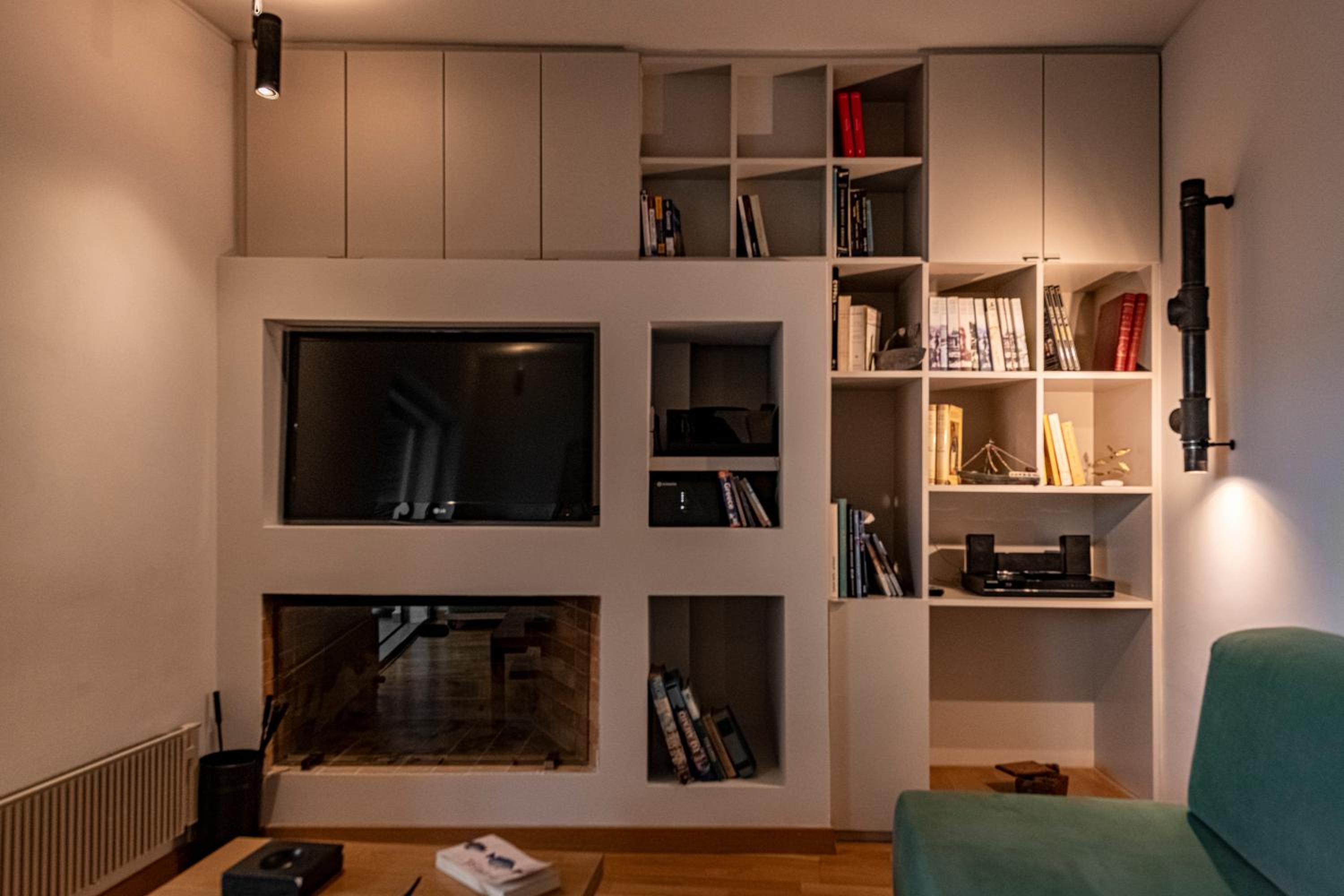 Hidesign Athens Tube Luxury Apt in Kolonaki