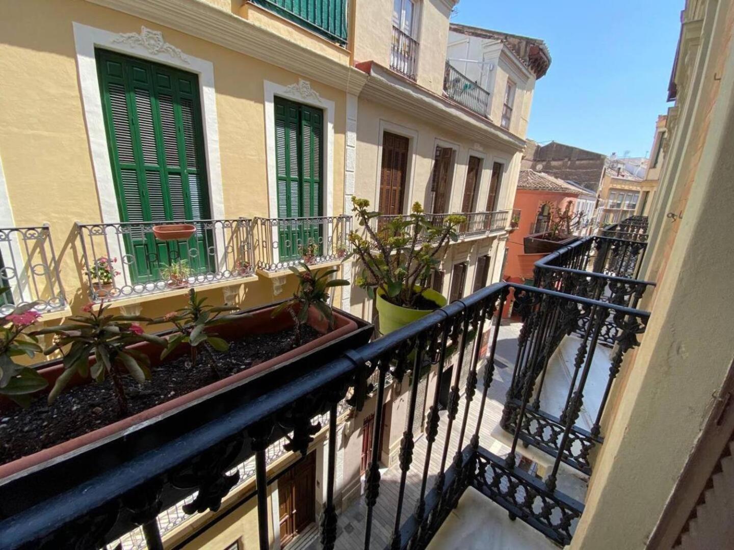 Alma de Málaga 2BR Stay with Art History & Comfort in the Heart of the City