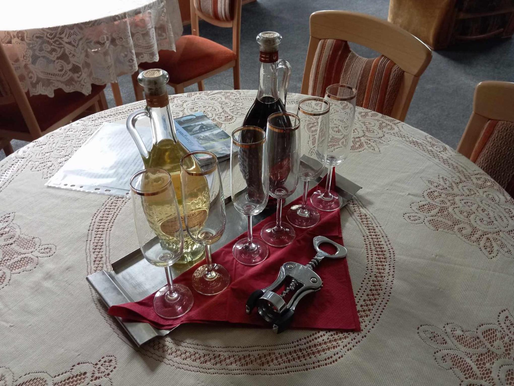 Stará škola - penzion - celý komplex- 10 lůžek