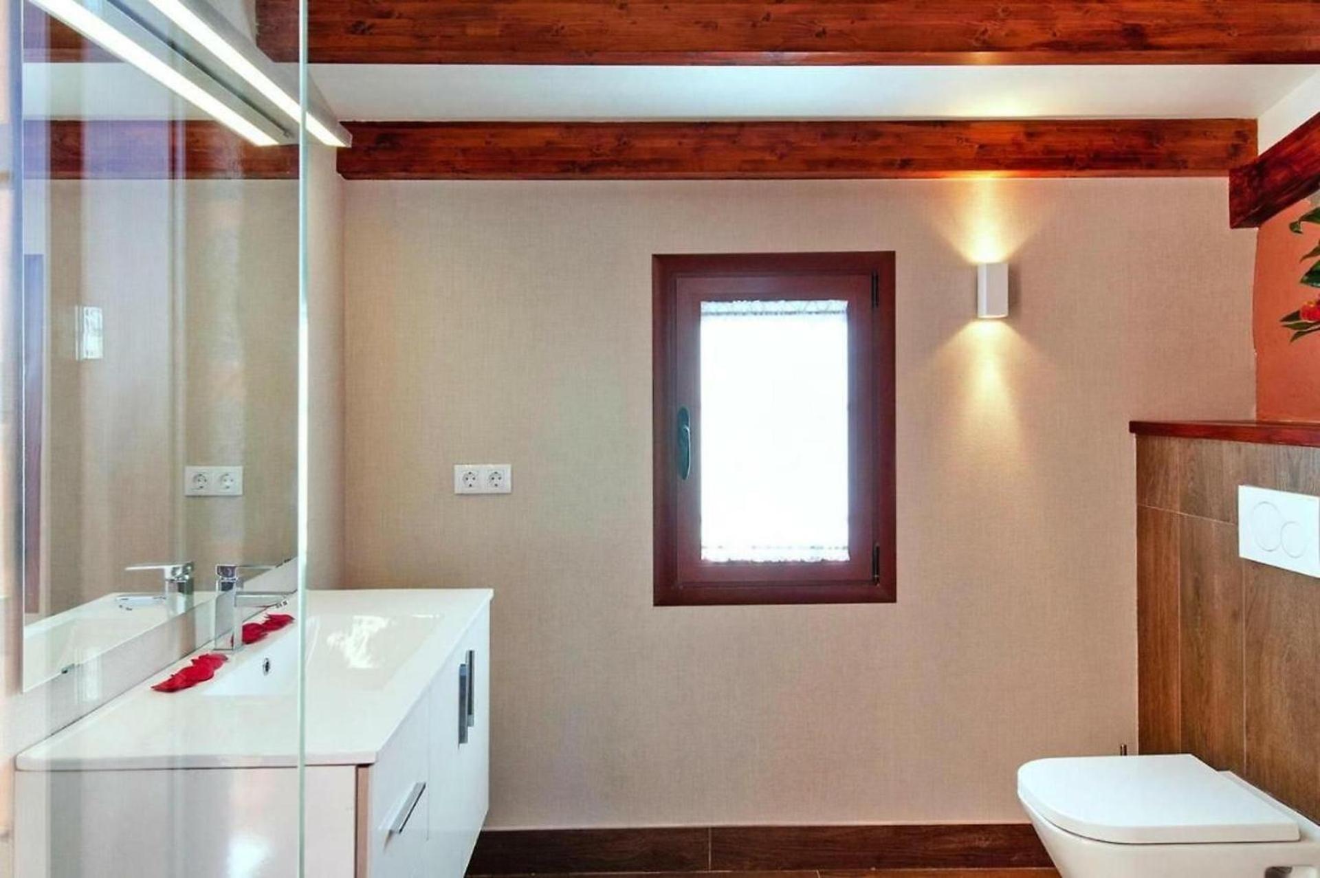 Luxurious Villa Oasis in Santa Brigida