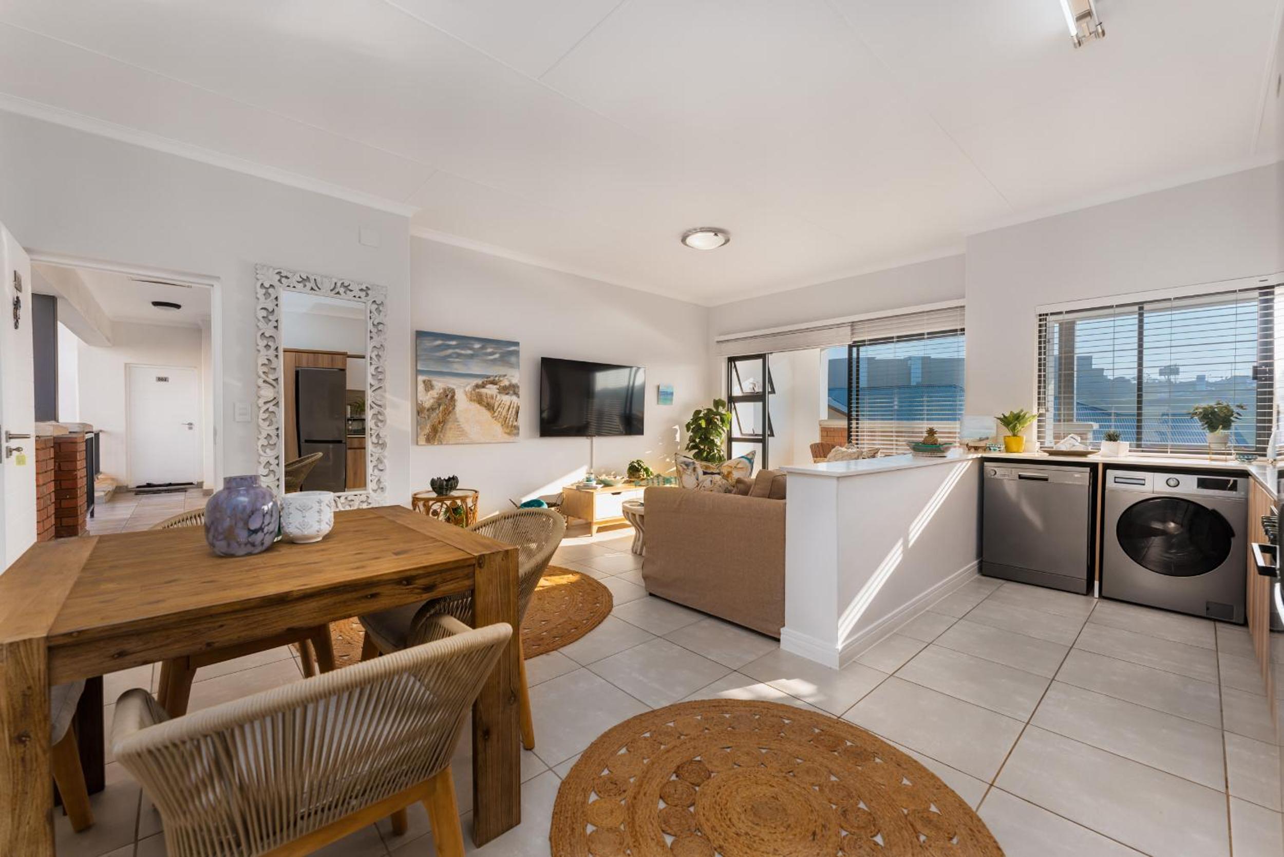 864 Ballito Hillis Luxury Estate Family Apartment view 3
