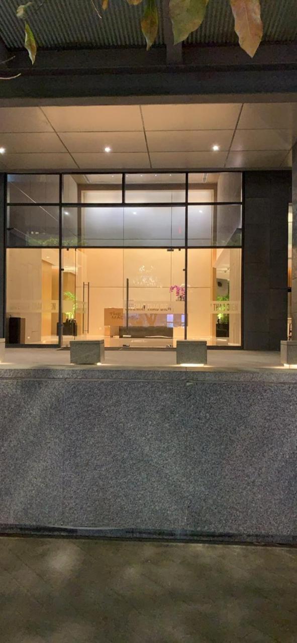 2 bed GatewayThao Dien - hot tub