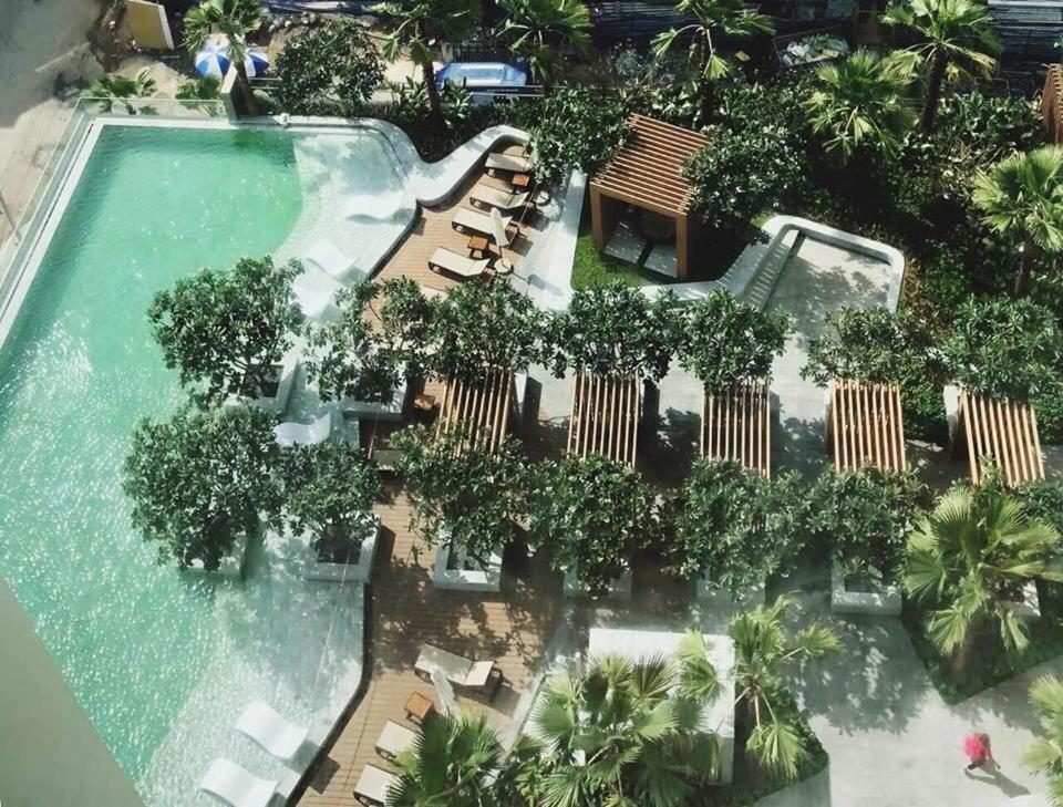 2 bed GatewayThao Dien - hot tub