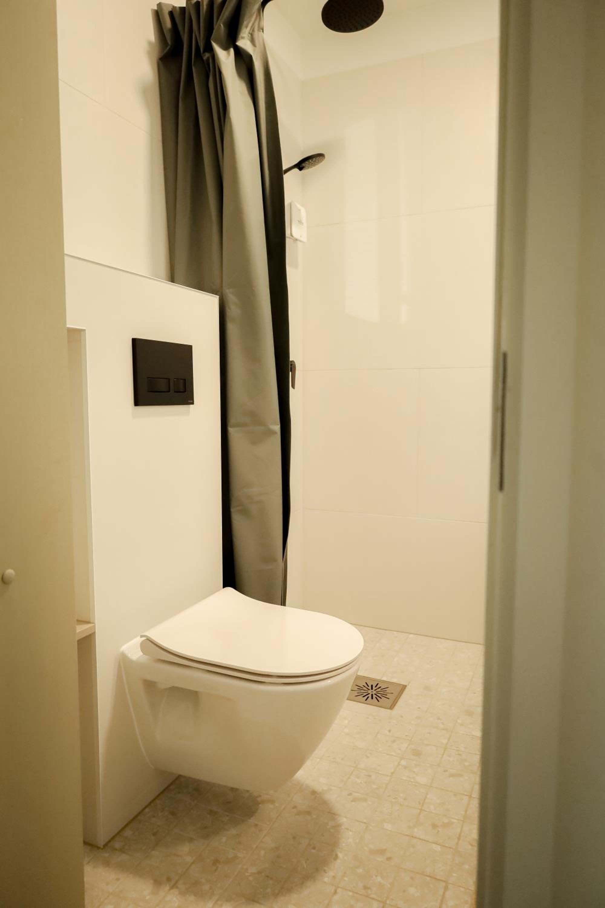 Vaksali Apartment, kaks minutit Ugalast