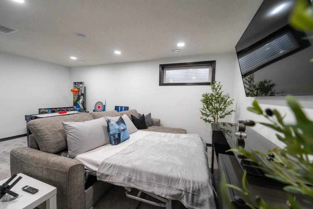 Modern Home by Edmonton Airport