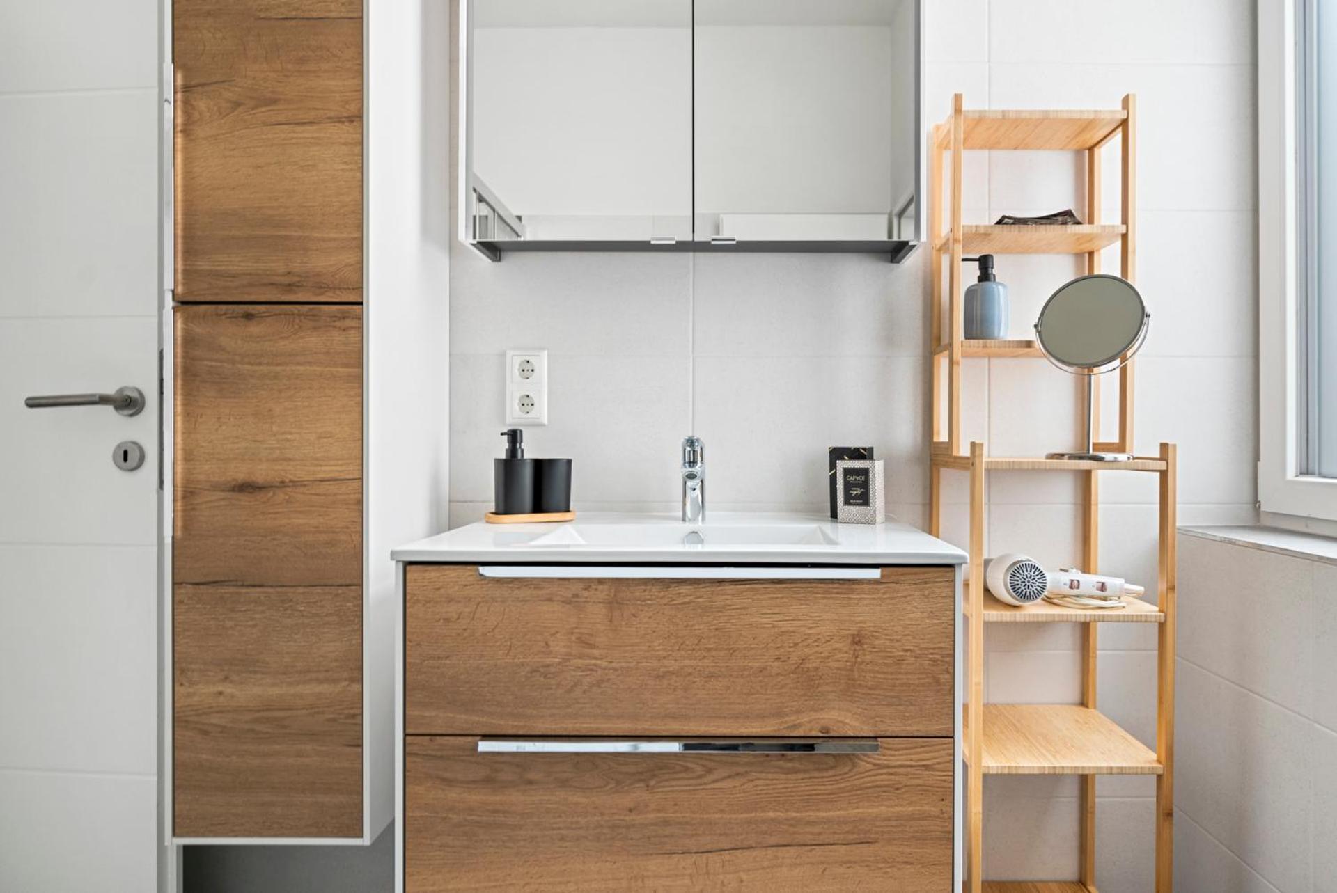 Cozy, generous City Apartment - 10 min to city-centre - Contactless 24h Check-In
