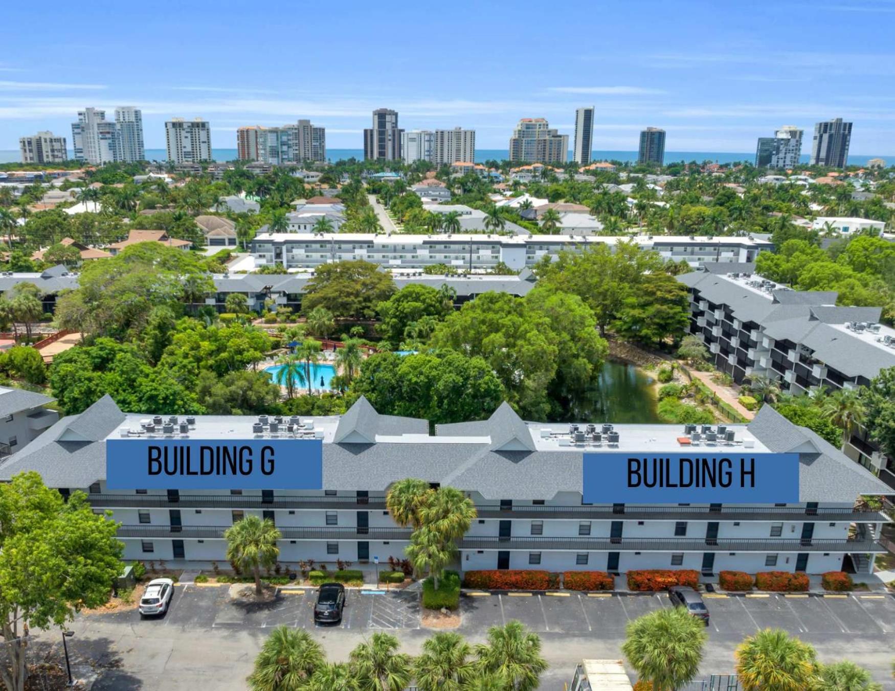 Hotel Second Floor With Lake and Fountain View - Image 1