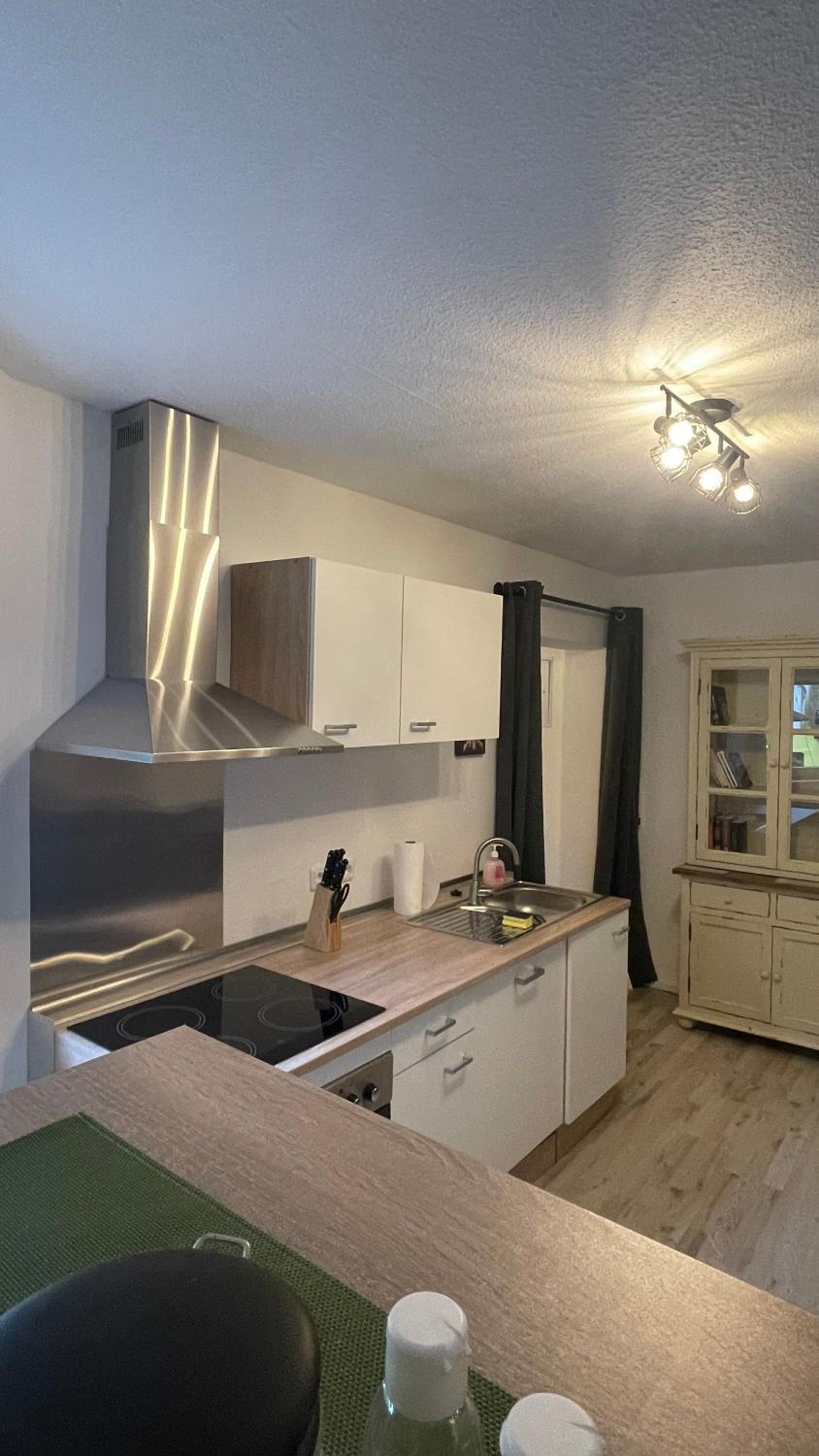 OASE im grünen Hinterhof, EG, Ruhe, Terrasse, Carport, free PayTV, Kaffee&Tee, Fahrräder