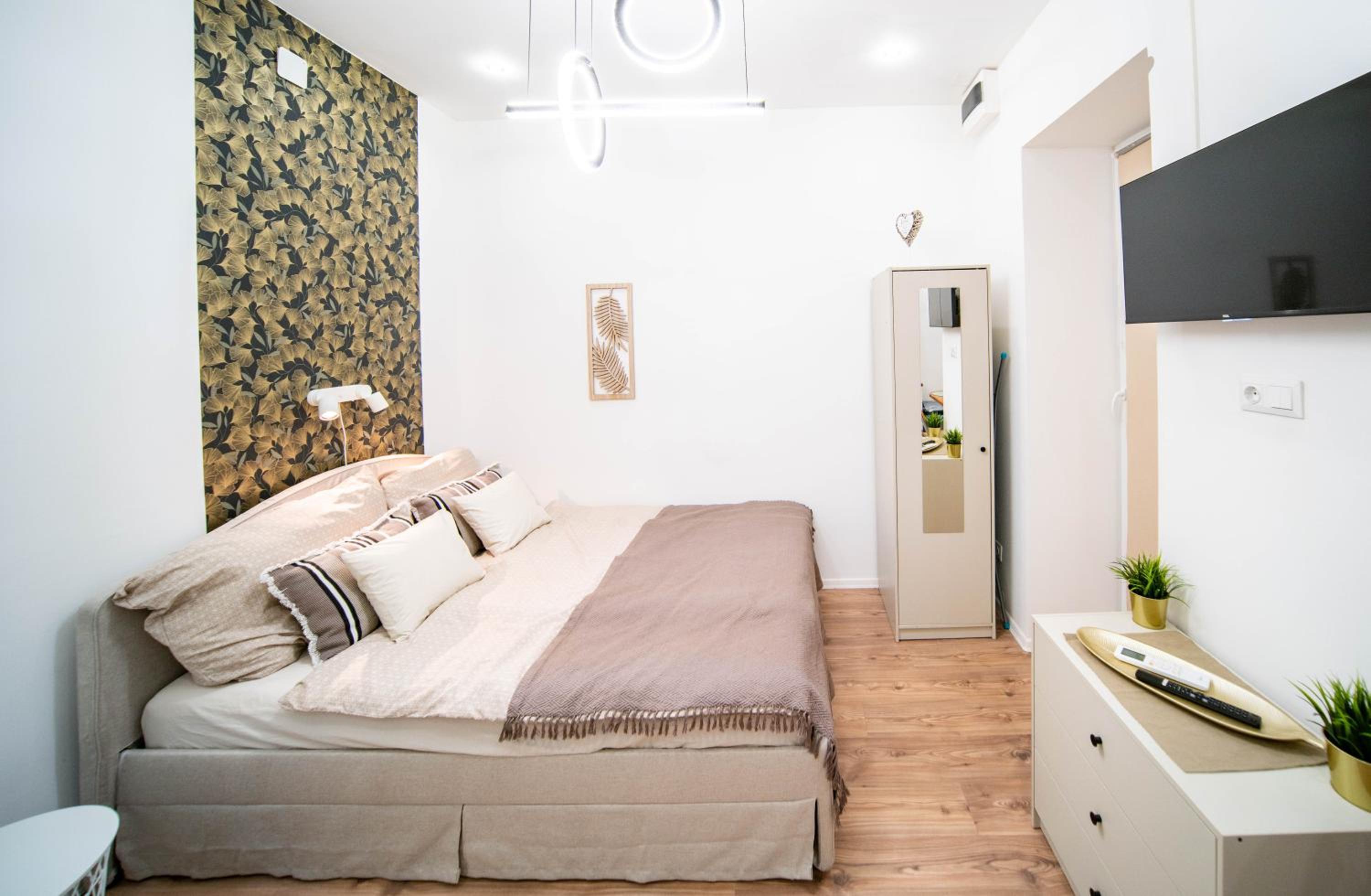 Romantic Studio in Downtown