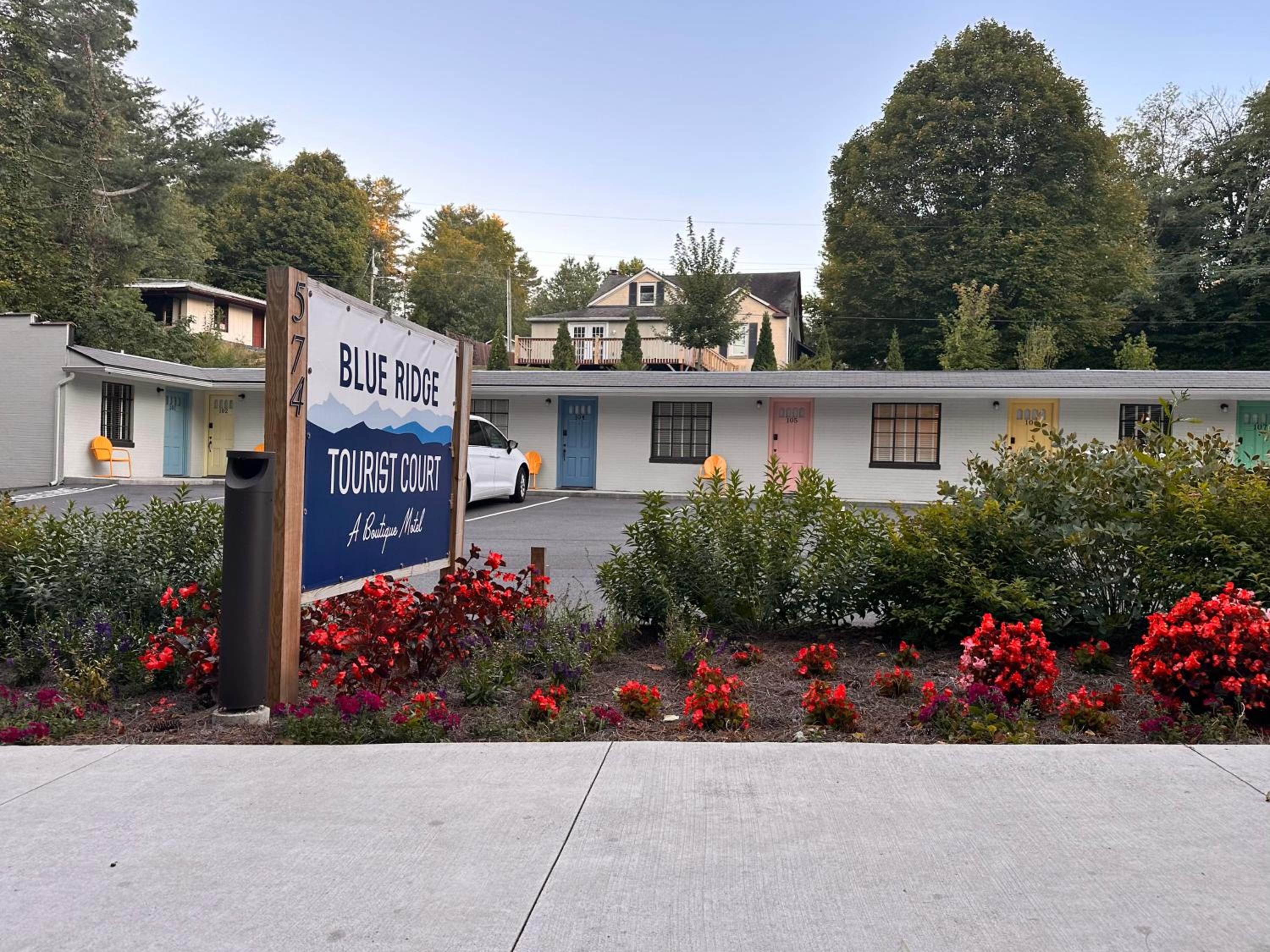 Hotel Blue Ridge Tourist Court - Image 1