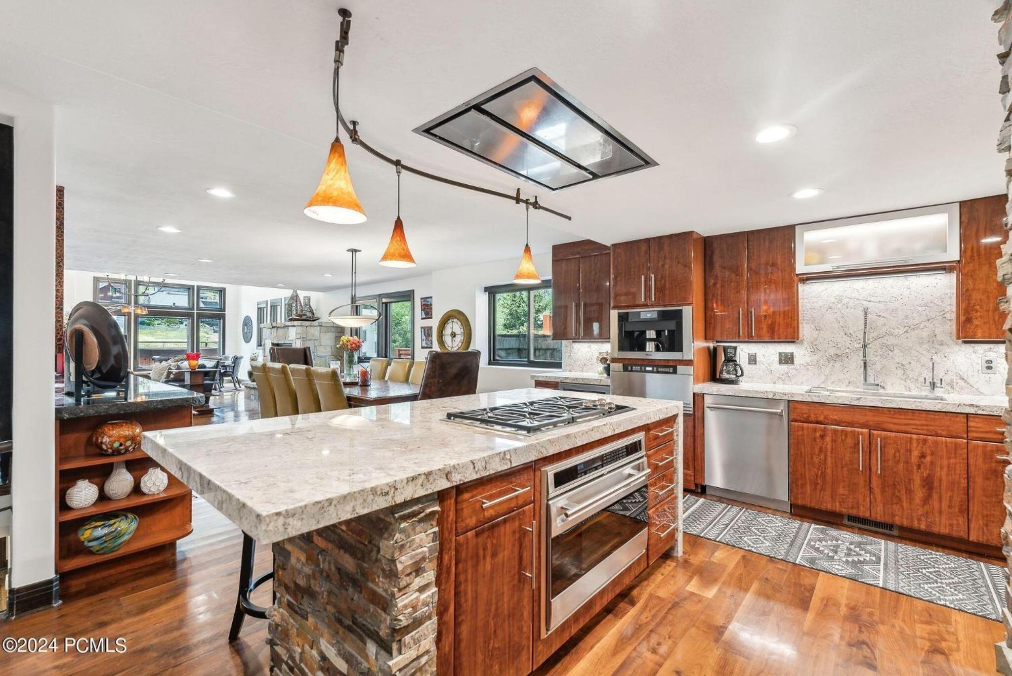 601 Deer Valley Drive view 3