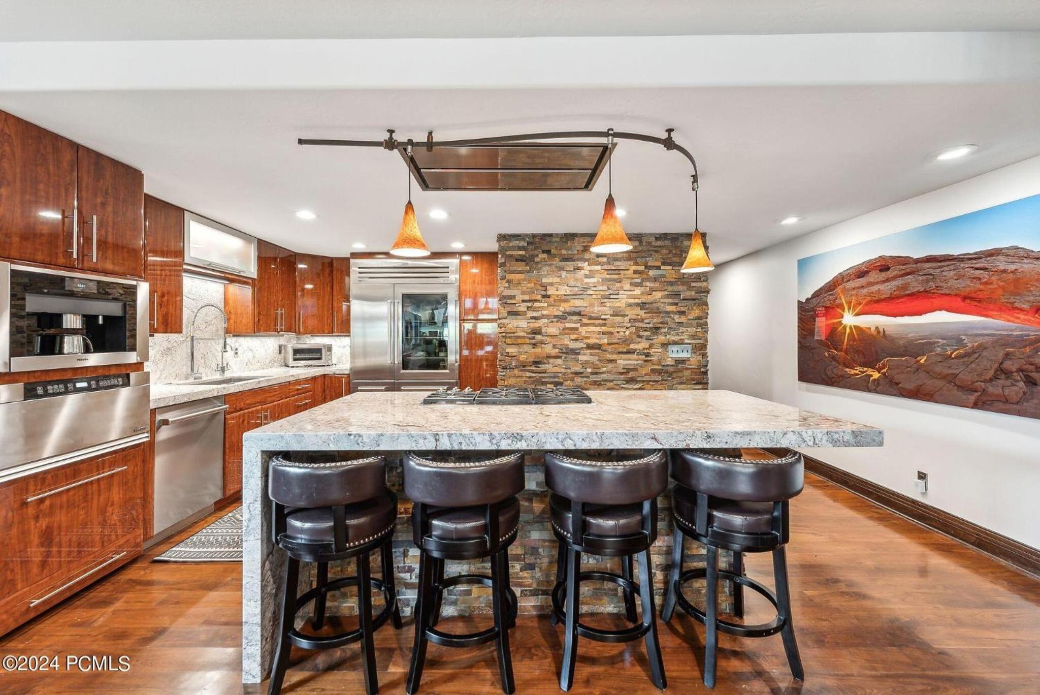 601 Deer Valley Drive view 4