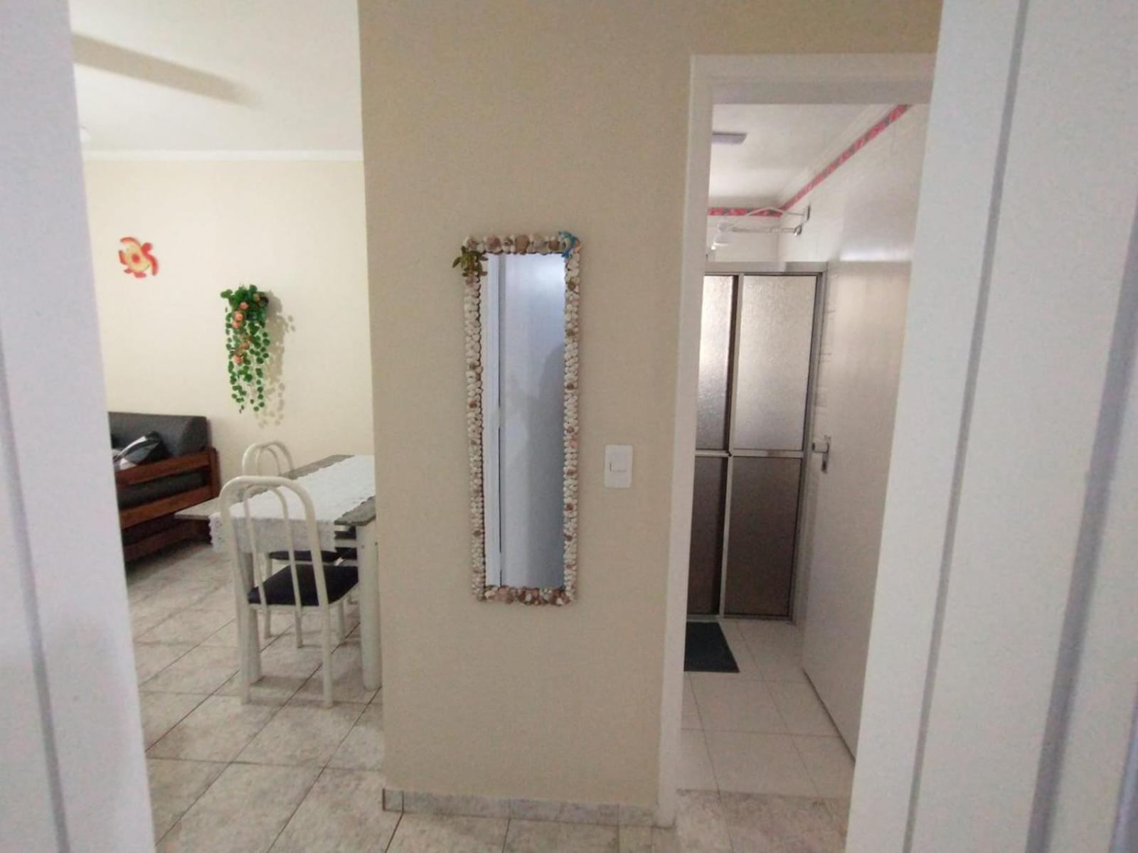 Apartamento Guarujá 5 minutos da praia do Canto Tortuga com Wi-fi prox ao restaurante Rufino's