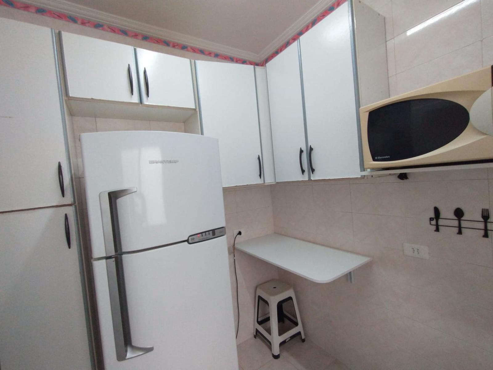 Apartamento Guarujá 5 minutos da praia do Canto Tortuga com Wi-fi prox ao restaurante Rufino's