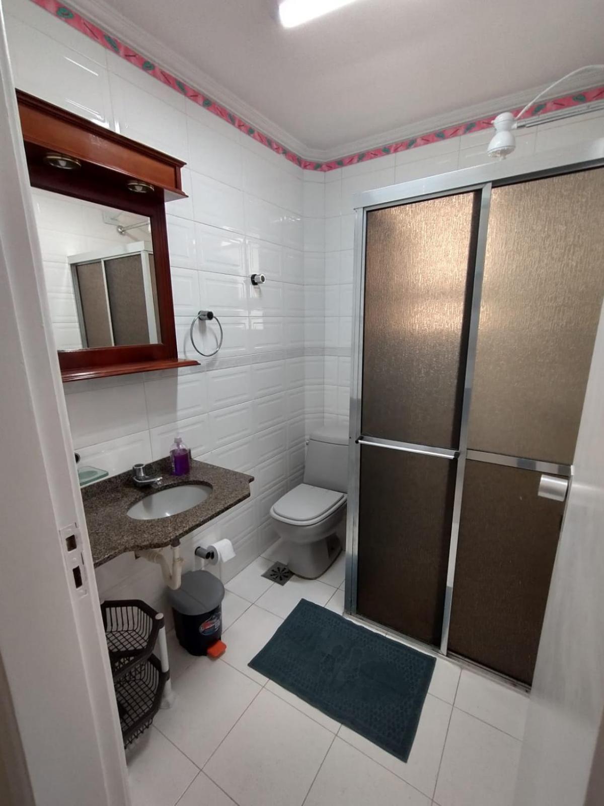 Apartamento Guarujá 5 minutos da praia do Canto Tortuga com Wi-fi prox ao restaurante Rufino's