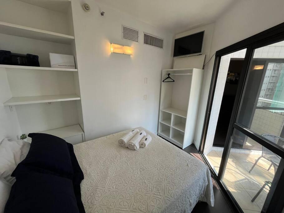 Flat moderno com vista para o mar e varanda!