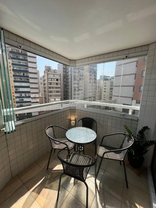 Flat moderno com vista para o mar e varanda!