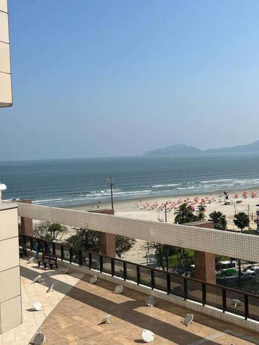 Flat moderno com vista para o mar e varanda!