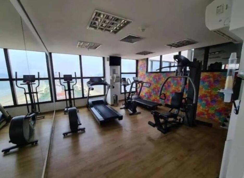 Flat moderno com vista para o mar e varanda!