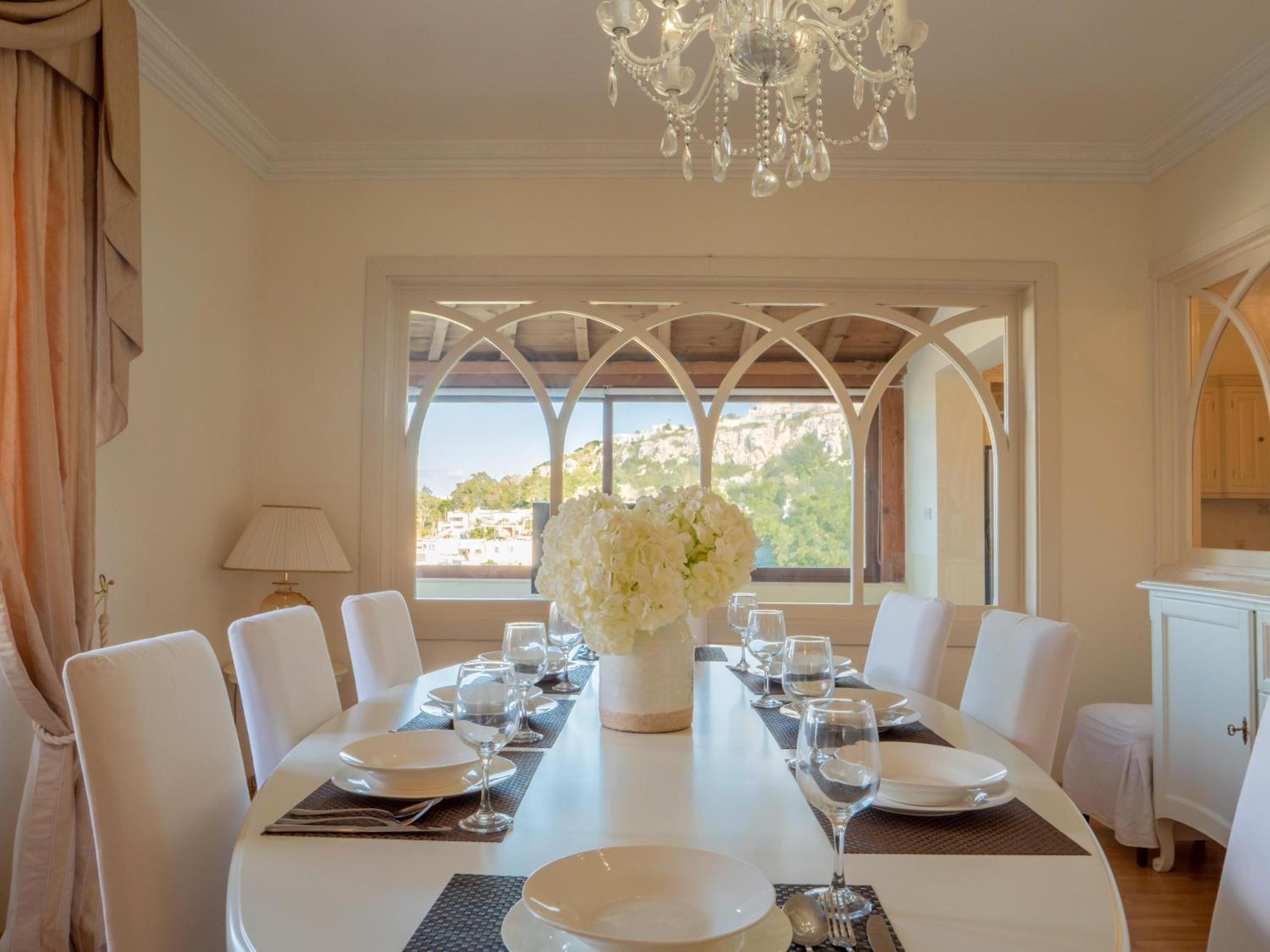 Villa Alexandra: Sea Views Pool Jacuzzi Sauna